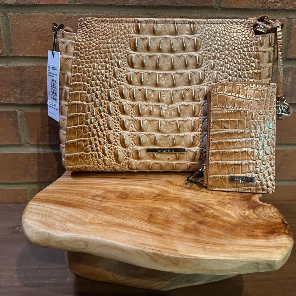 Brahmin Hillary in Honey Brown with matching wallet.                NWT